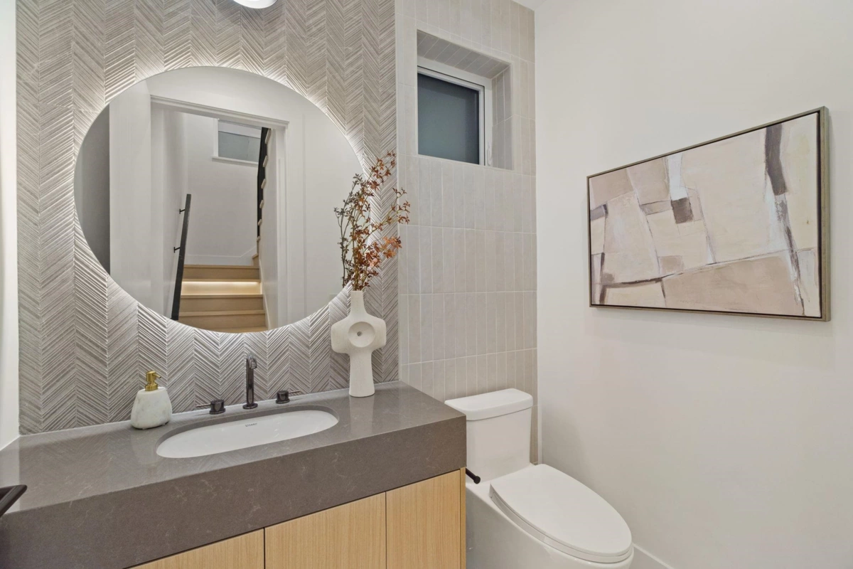 Dining Area Photo of 2 1945 E 13th Avenue, Vancouver, BC