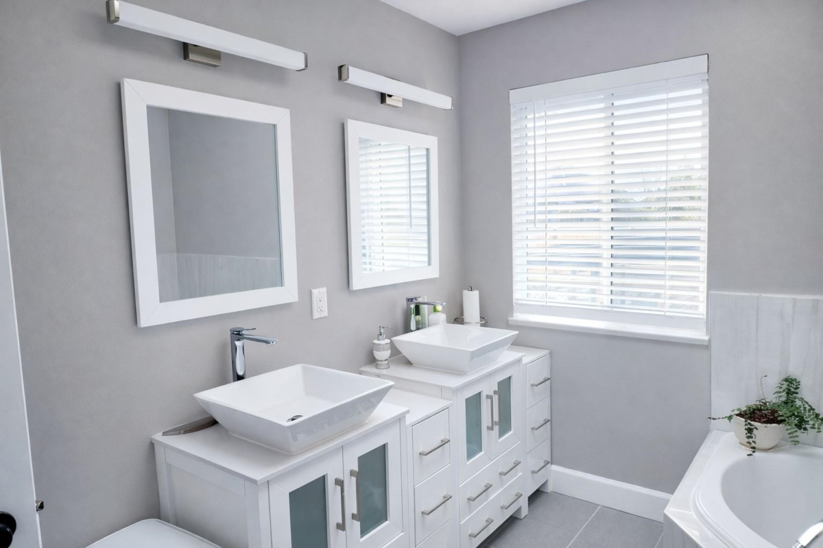 Hallway Photo of 2634 Homesteader Way, Port Coquitlam, BC