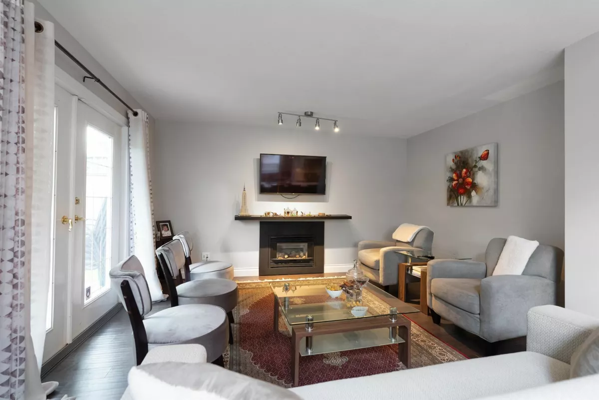 Kitchen Island Photo of 2634 Homesteader Way, Port Coquitlam, BC