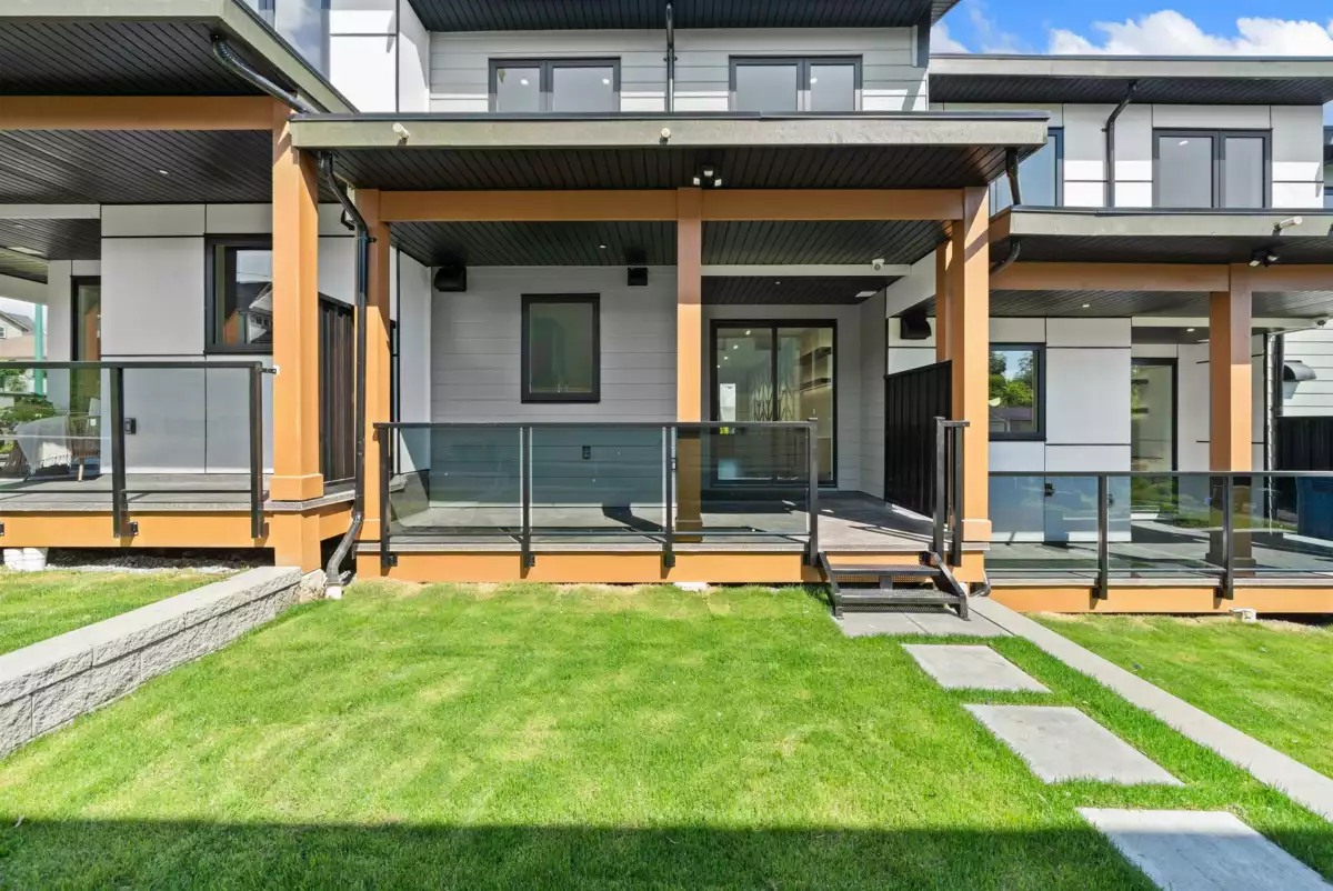 Outdoor Deck Photo of 2 314 Nelson Street, Coquitlam, BC