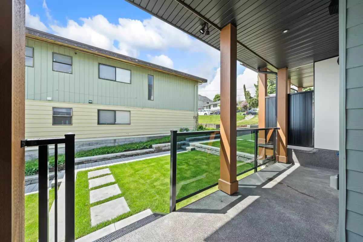 Outdoor Patio Photo of 2 314 Nelson Street, Coquitlam, BC