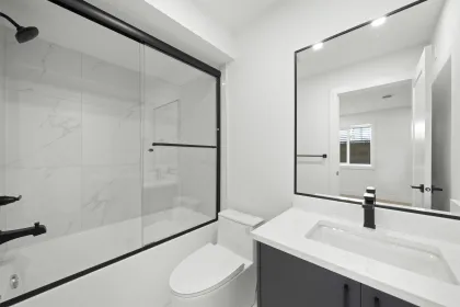 Hallway Photo of 2 314 Nelson Street, Coquitlam, BC