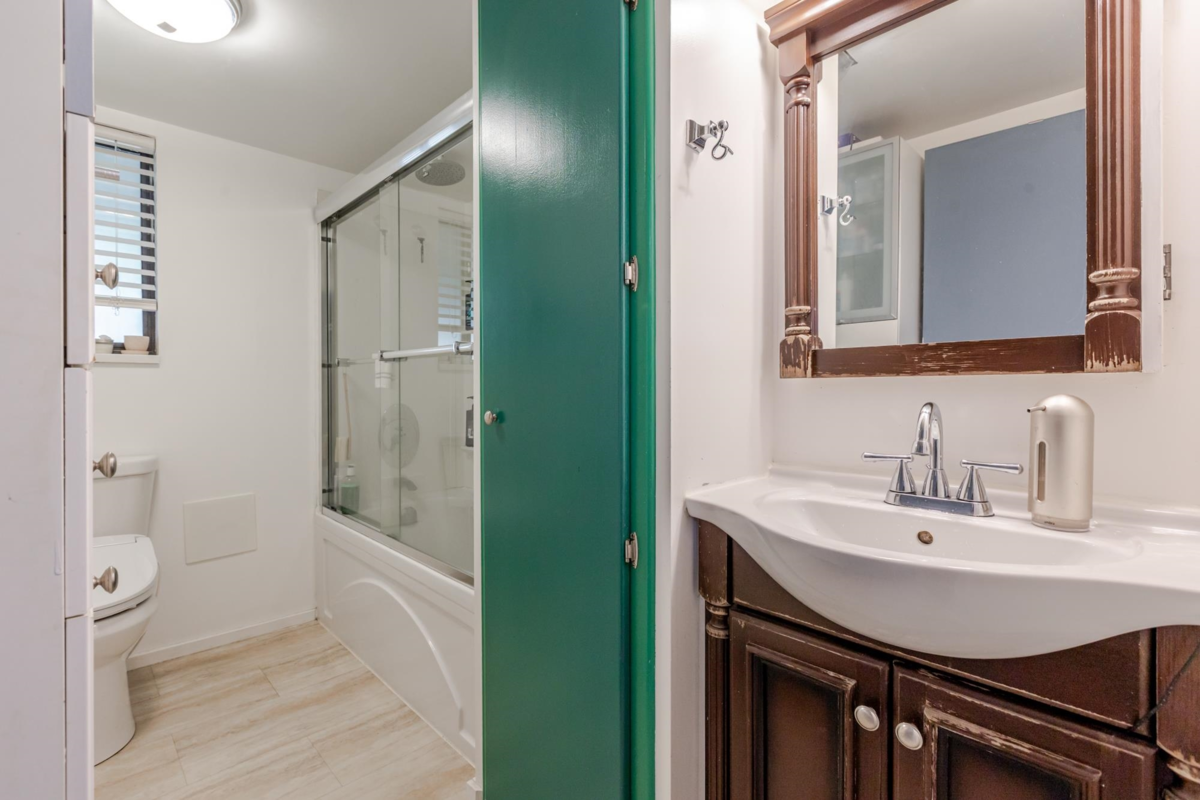 Entry Foyer Photo of 6640 133 Street, Surrey, BC