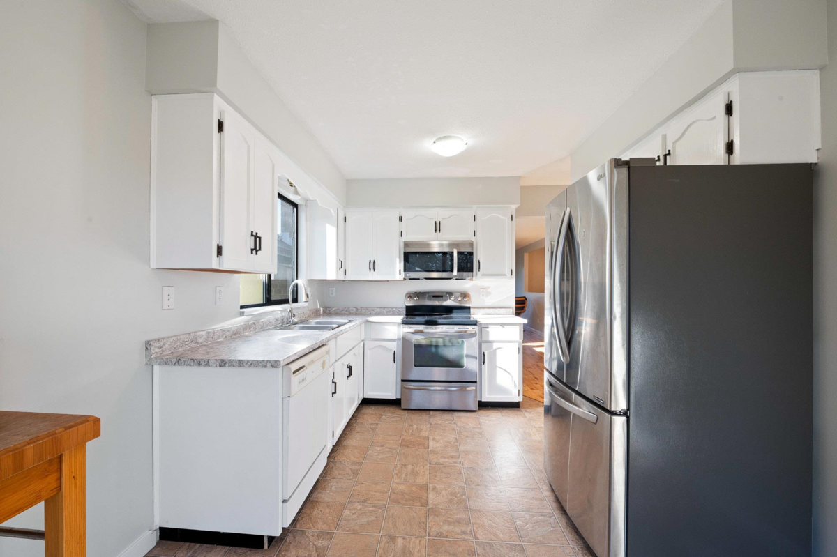 Family Room Photo of 6640 133 Street, Surrey, BC