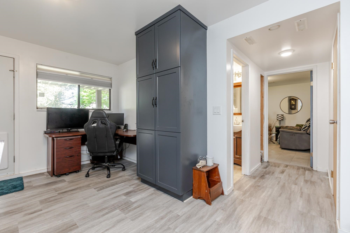 Loft / Bonus Room Photo of 6640 133 Street, Surrey, BC