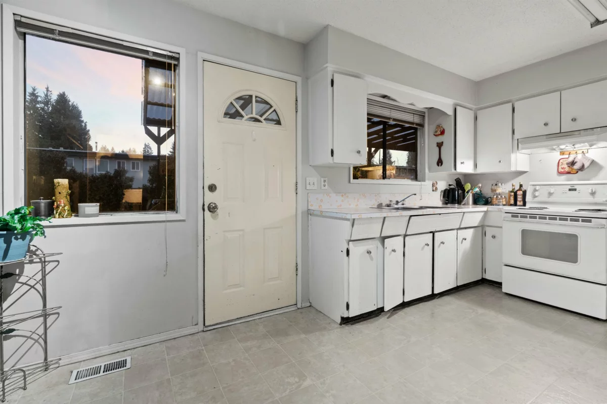 Breakfast Nook Photo of 31911 Starling Avenue, Mission, BC