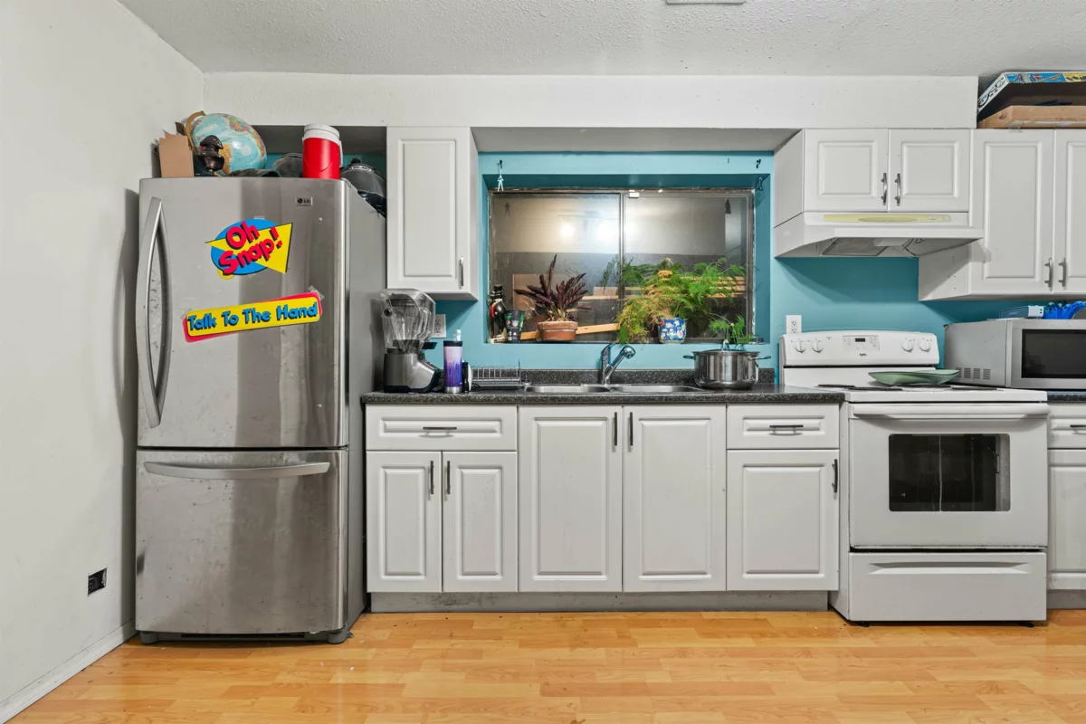 Garage Interior Photo of 31911 Starling Avenue, Mission, BC