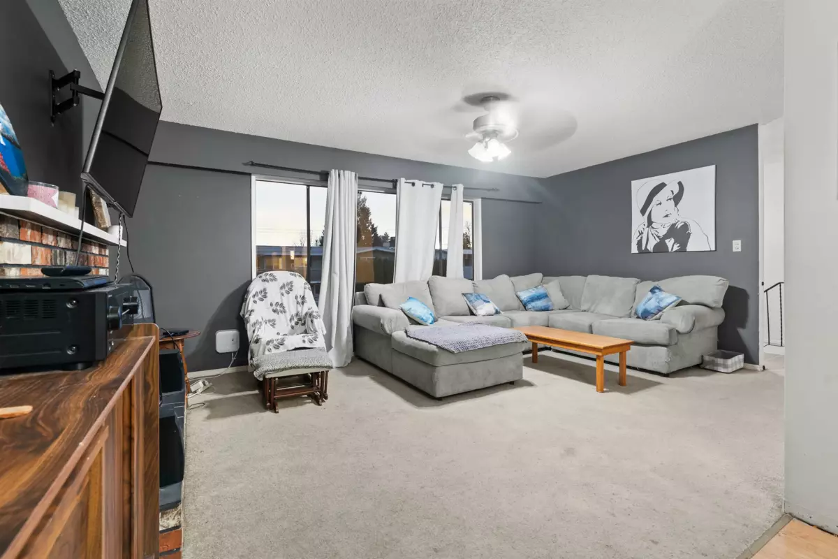 Kitchen Photo of 31911 Starling Avenue, Mission, BC