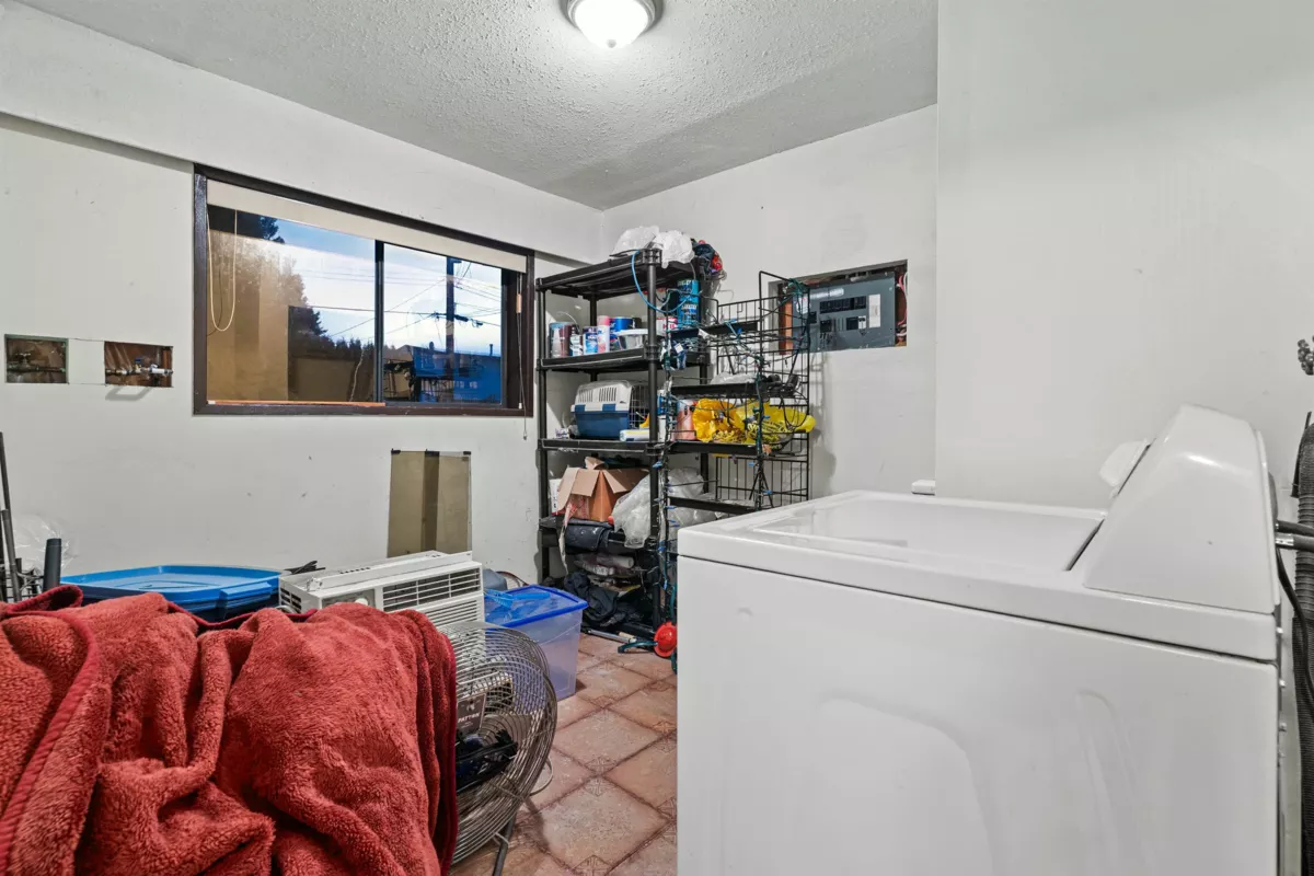 Laundry Room Photo of 31911 Starling Avenue, Mission, BC