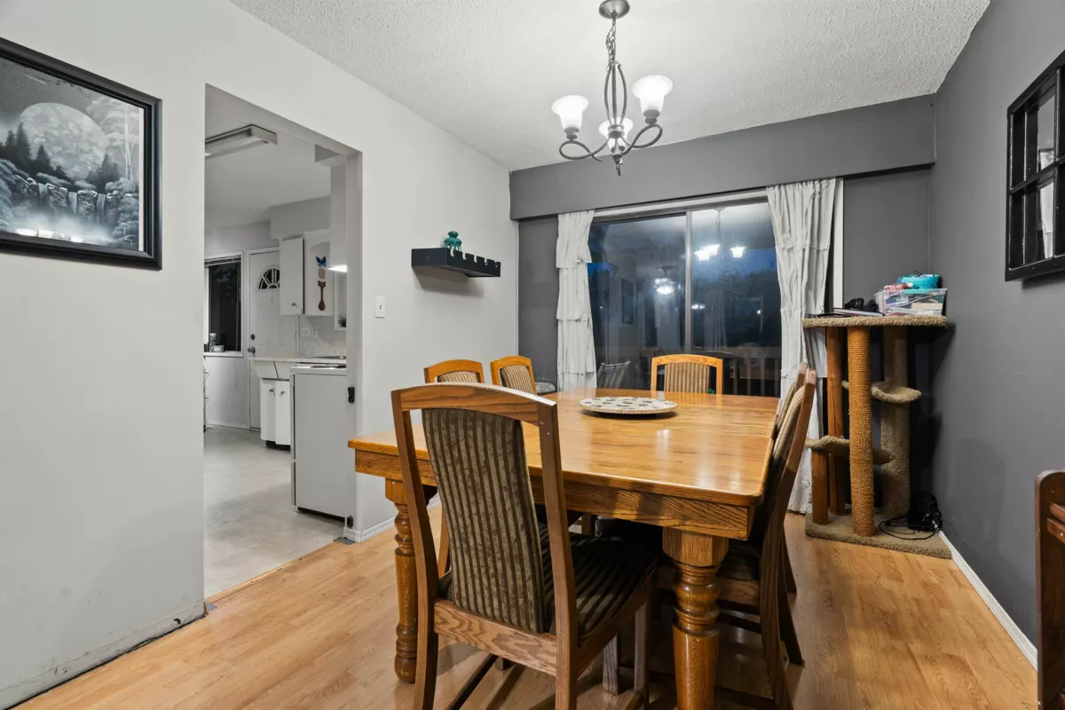 Pantry Photo of 31911 Starling Avenue, Mission, BC