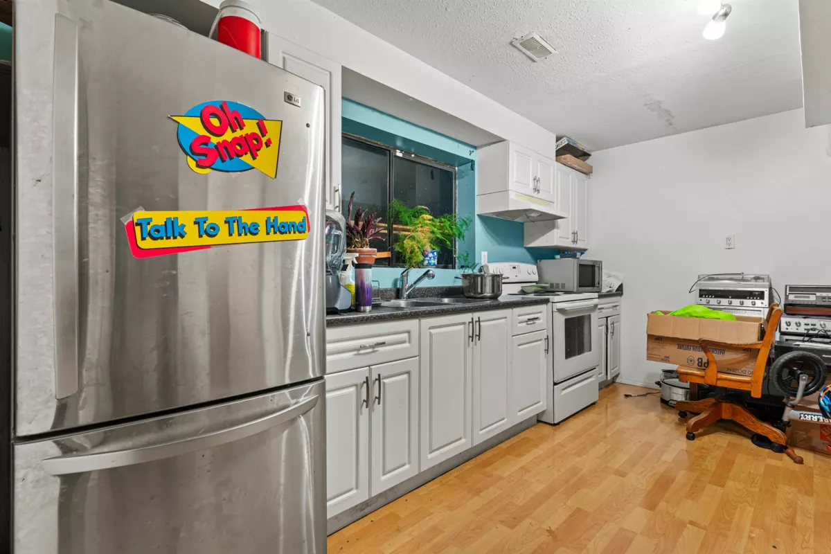 Staircase Photo of 31911 Starling Avenue, Mission, BC