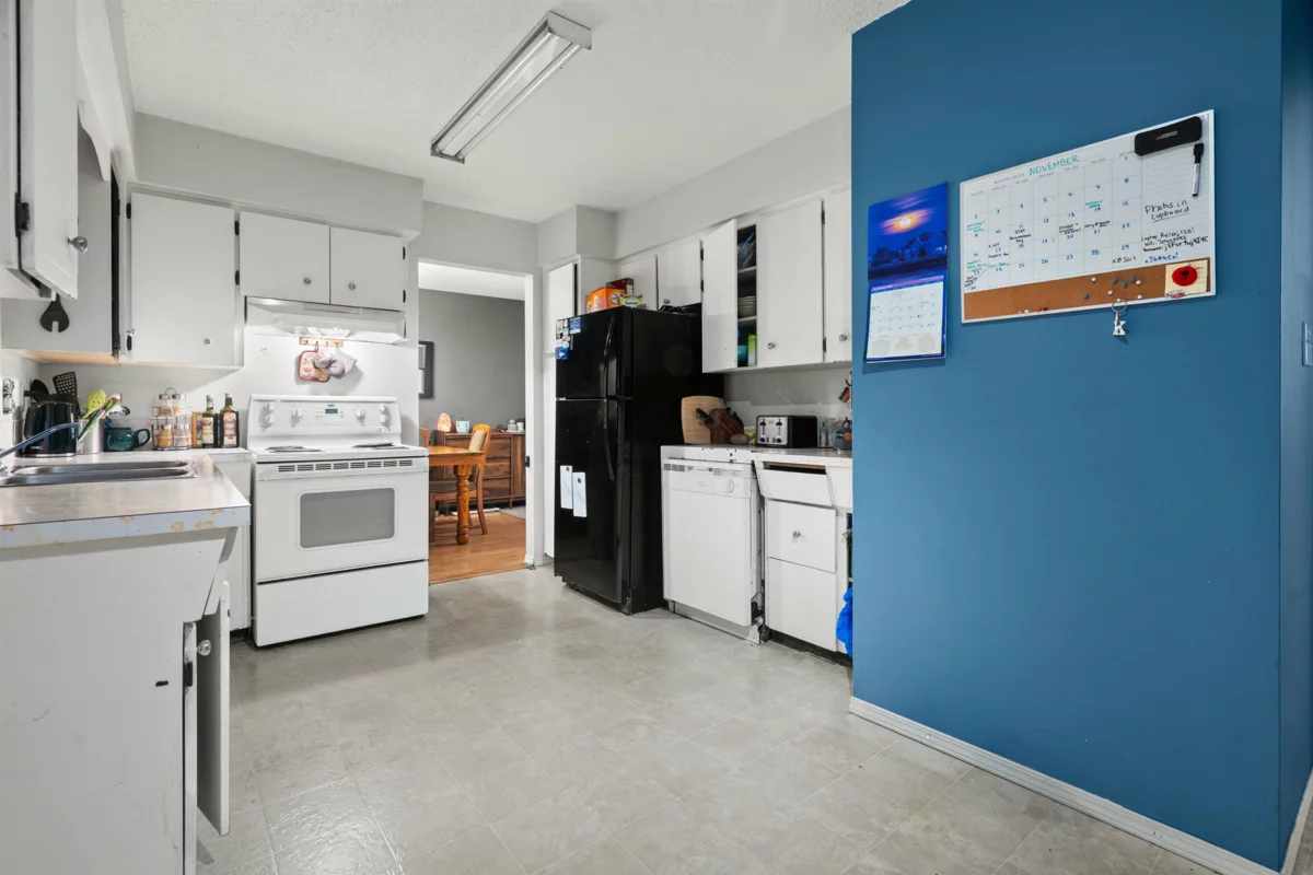 Walk-In Closet Photo of 31911 Starling Avenue, Mission, BC