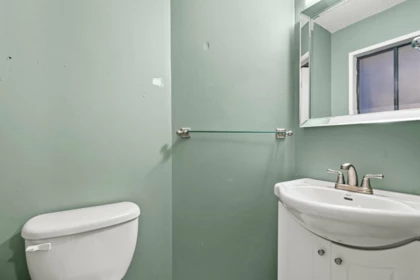 Basement Recreation Room Photo of 31911 Starling Avenue, Mission, BC