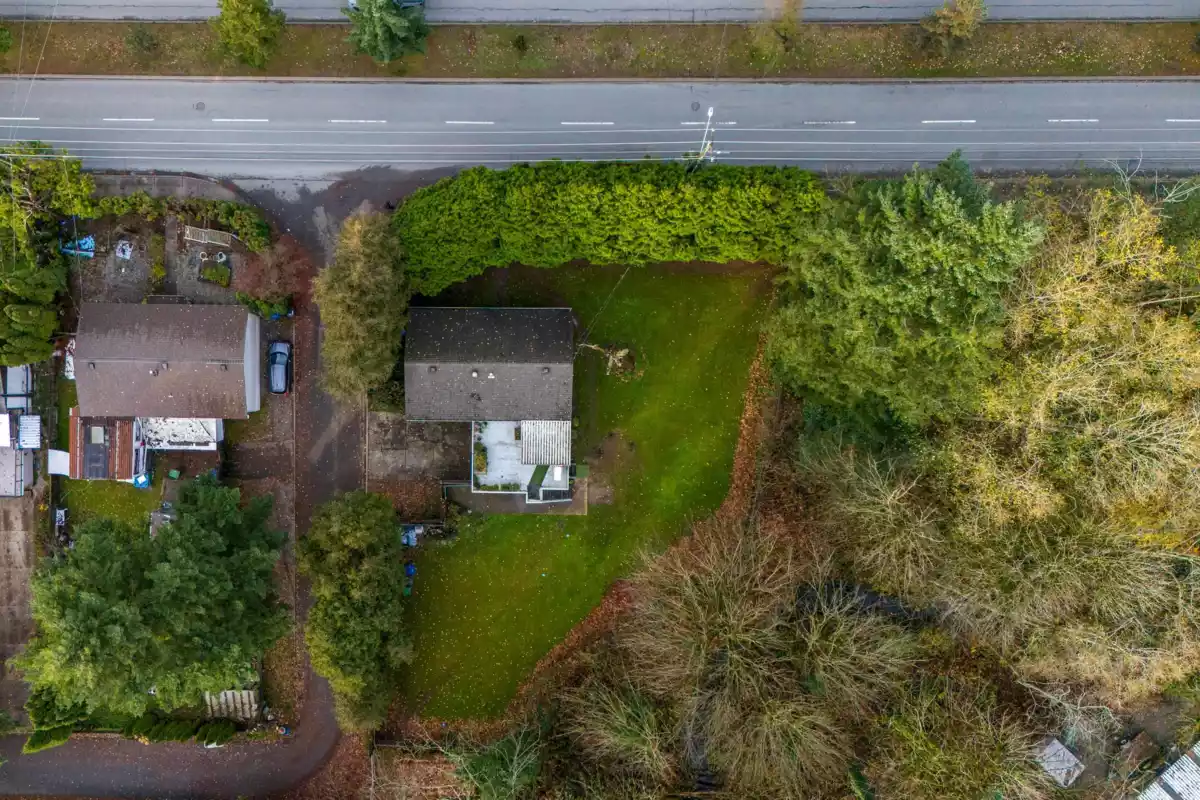 Kitchen Island Photo of 14908 88 Avenue, Surrey, BC