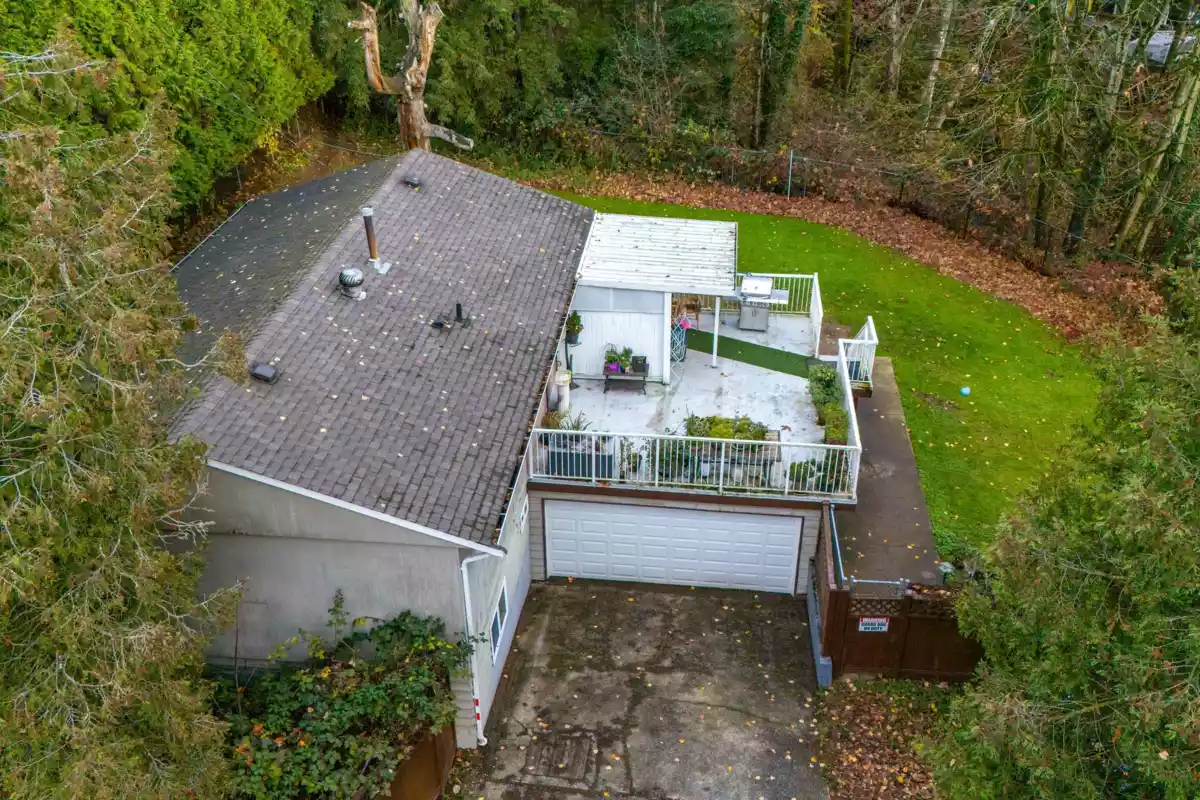 Walk-In Closet Photo of 14908 88 Avenue, Surrey, BC