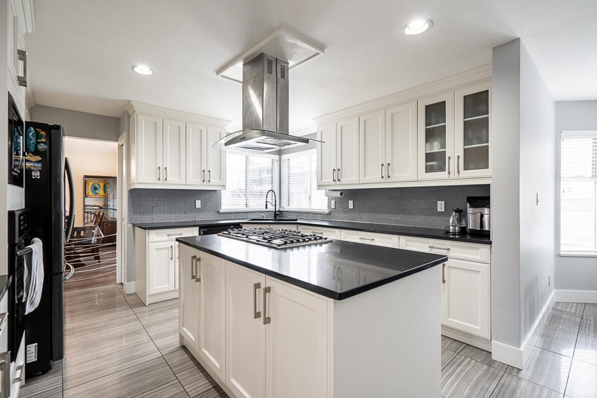 Breakfast Nook Photo of 6655 123a Street, Surrey, BC