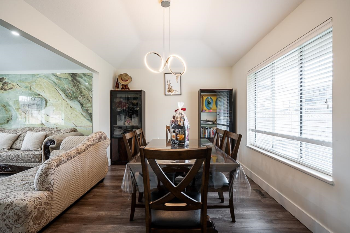 Kitchen Photo of 6655 123a Street, Surrey, BC