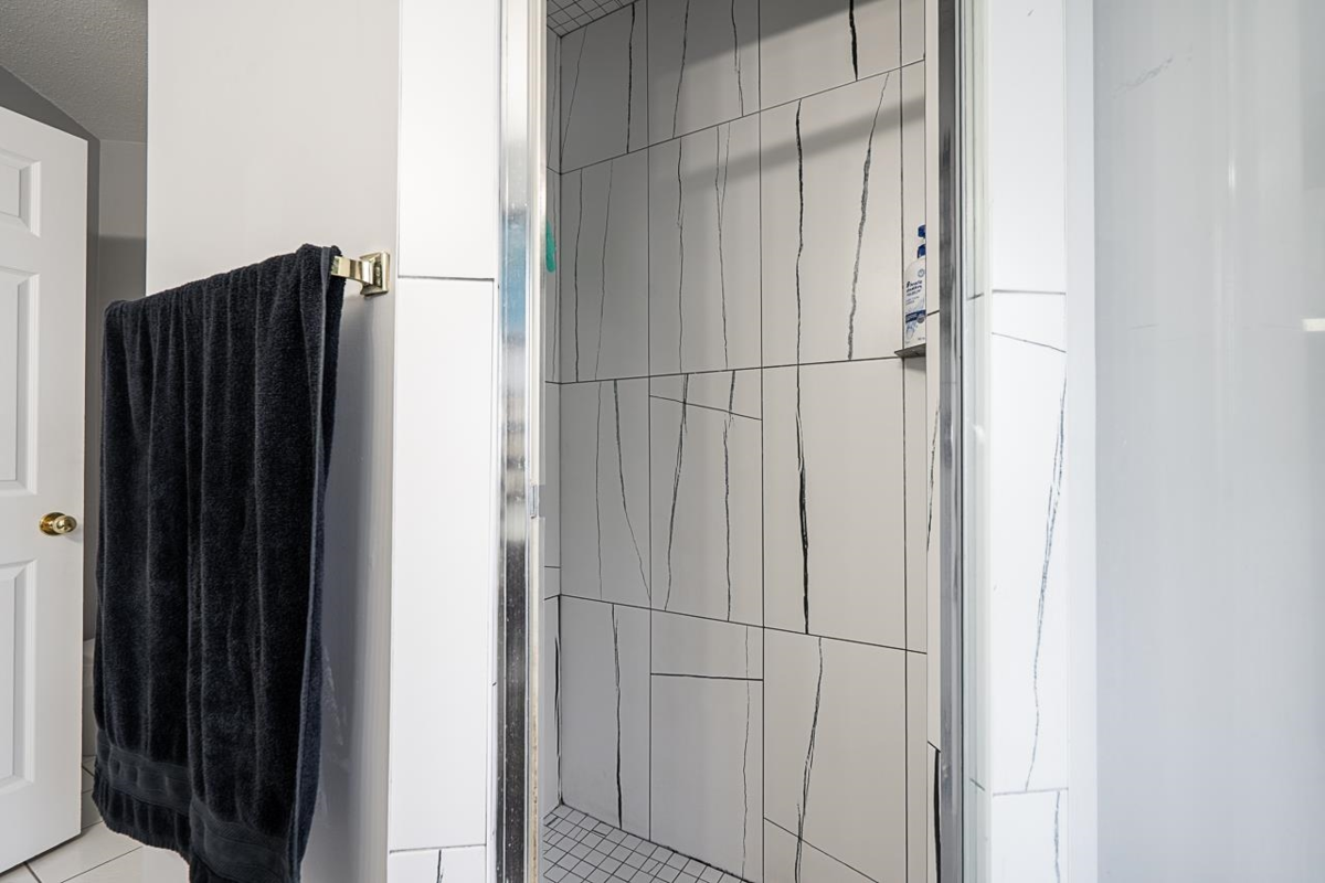 Mudroom Photo of 6655 123a Street, Surrey, BC