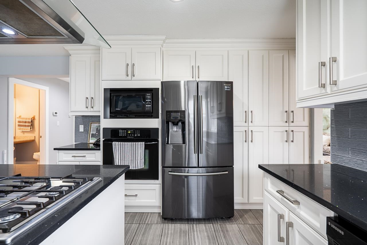 Primary Bathroom Photo of 6655 123a Street, Surrey, BC