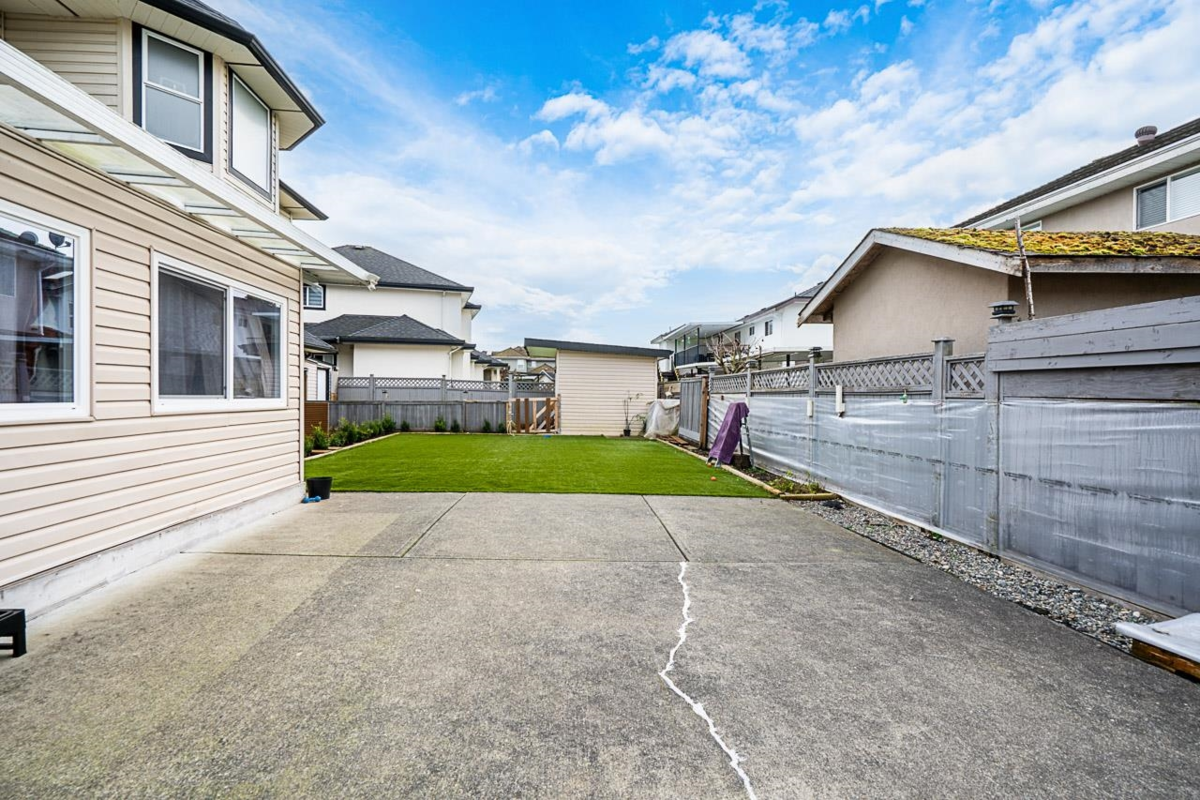 Swimming Pool Photo of 6655 123a Street, Surrey, BC