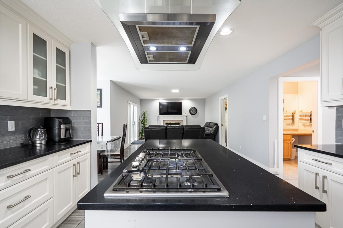 Walk-In Closet Photo of 6655 123a Street, Surrey, BC