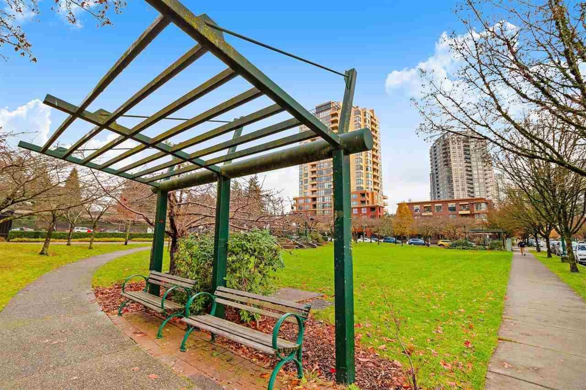 Powder Room Photo of 1001 3455 Ascot Place, Vancouver, BC