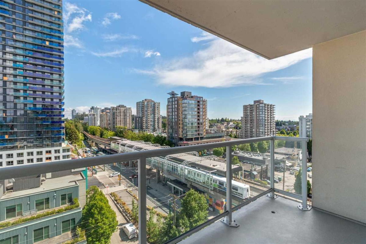 Primary Bathroom Photo of 1001 3455 Ascot Place, Vancouver, BC