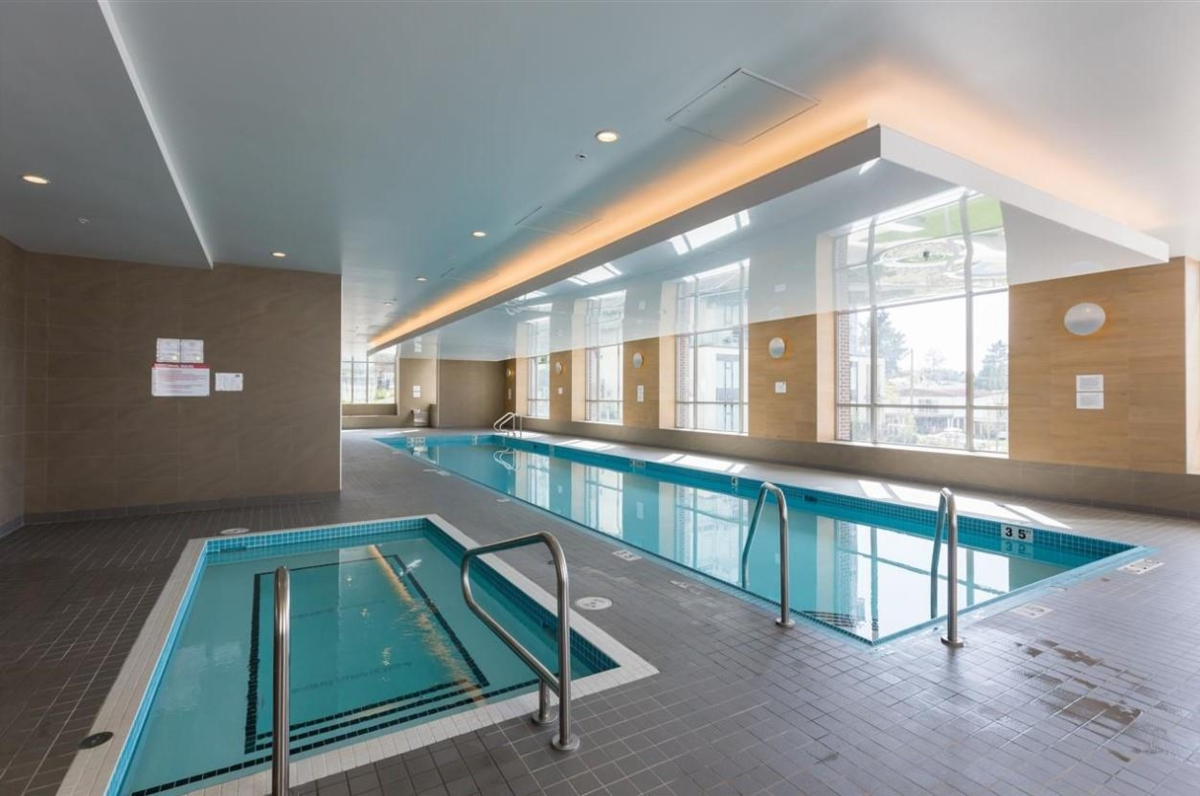 Entry Foyer Photo of 652 5515 Boundary Road, Vancouver, BC