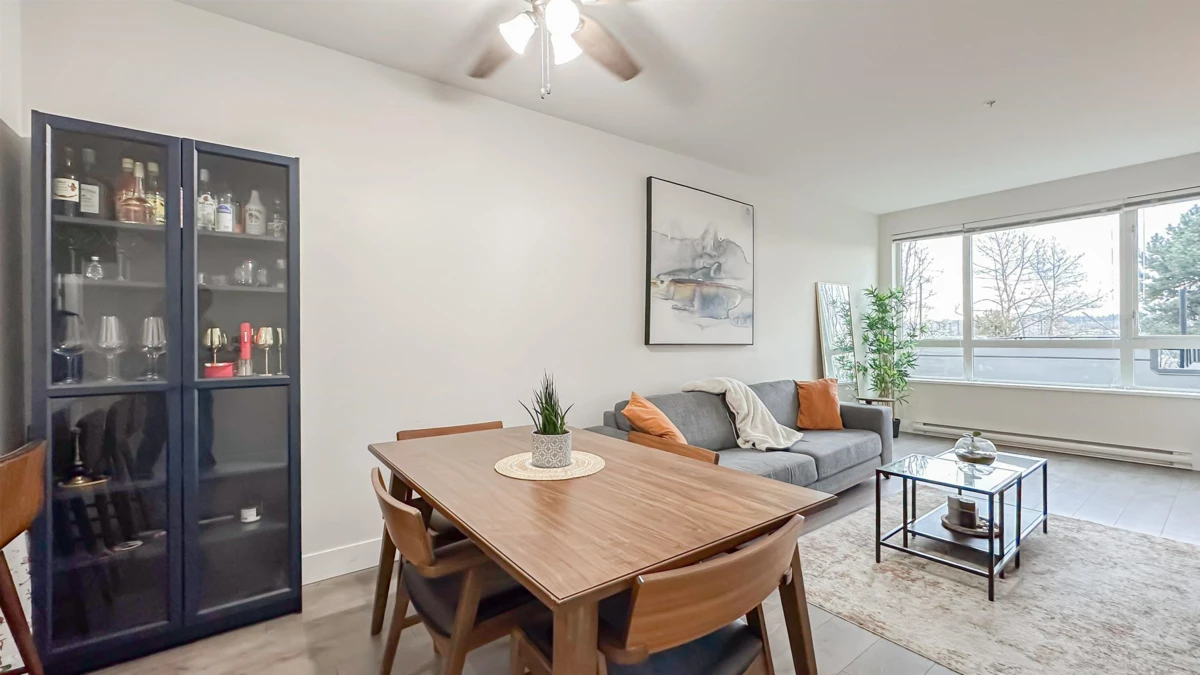 Dining Area Photo of 203 1306 Fifth Avenue, New Westminster, BC