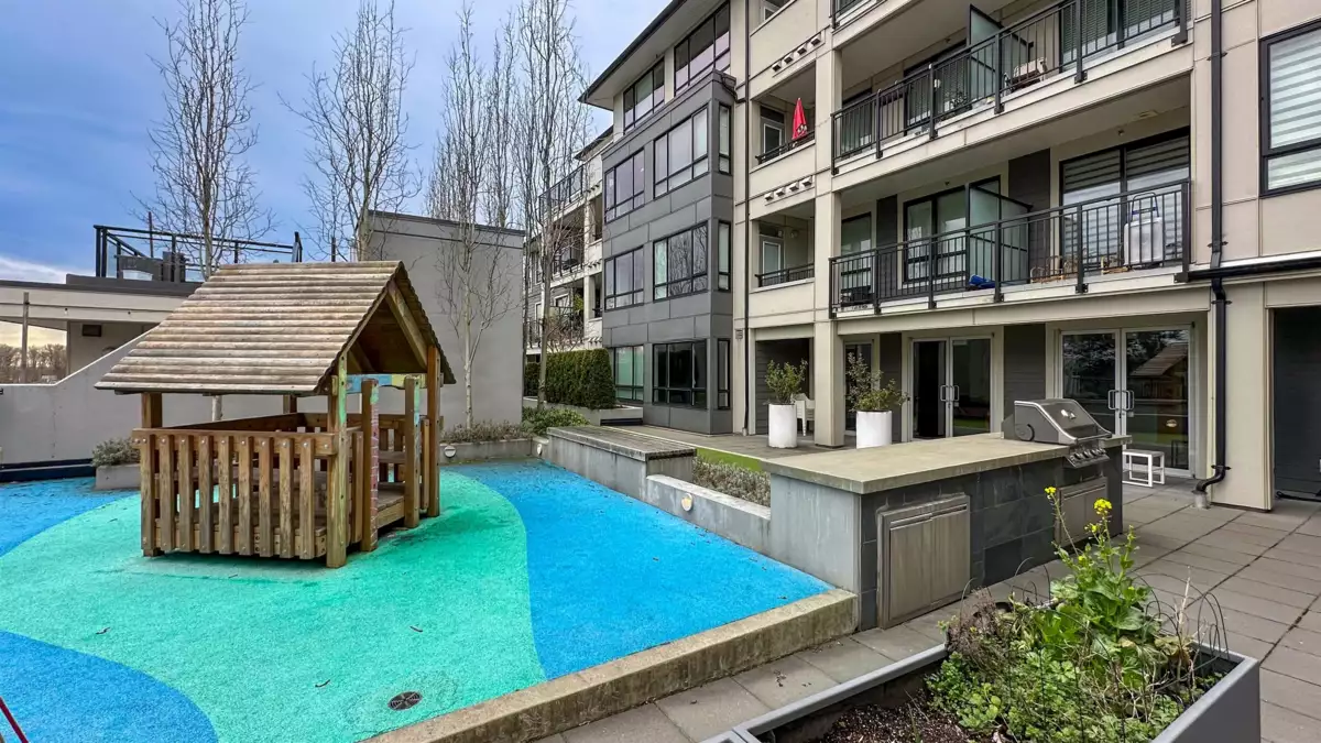 Hallway Photo of 203 1306 Fifth Avenue, New Westminster, BC