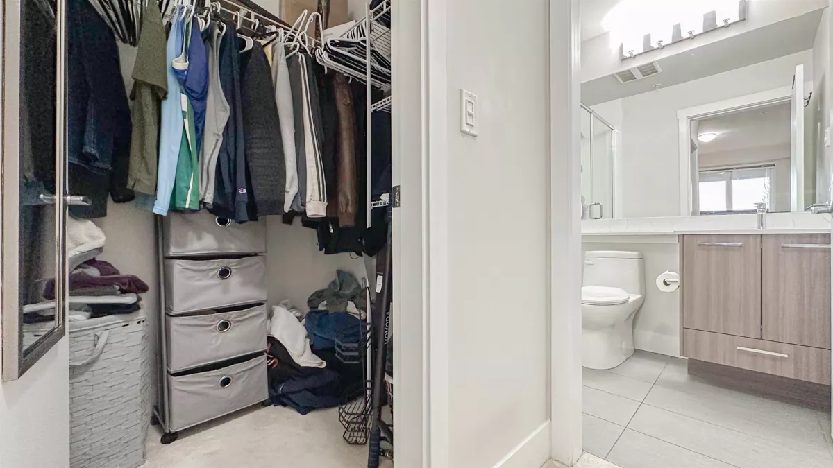 Walk-In Closet Photo of 203 1306 Fifth Avenue, New Westminster, BC