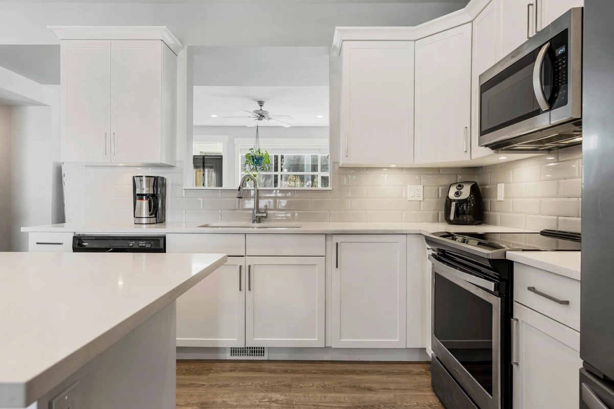 Guest Bathroom Photo of 22 386 Pine Avenue, Harrison Hot Springs, BC