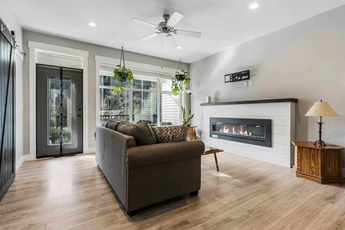 Kitchen Photo of 22 386 Pine Avenue, Harrison Hot Springs, BC