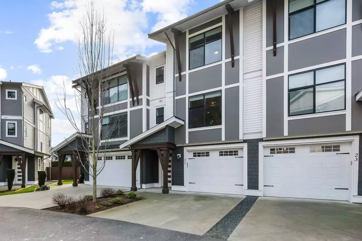 Living Room Photo of 22 386 Pine Avenue, Harrison Hot Springs, BC