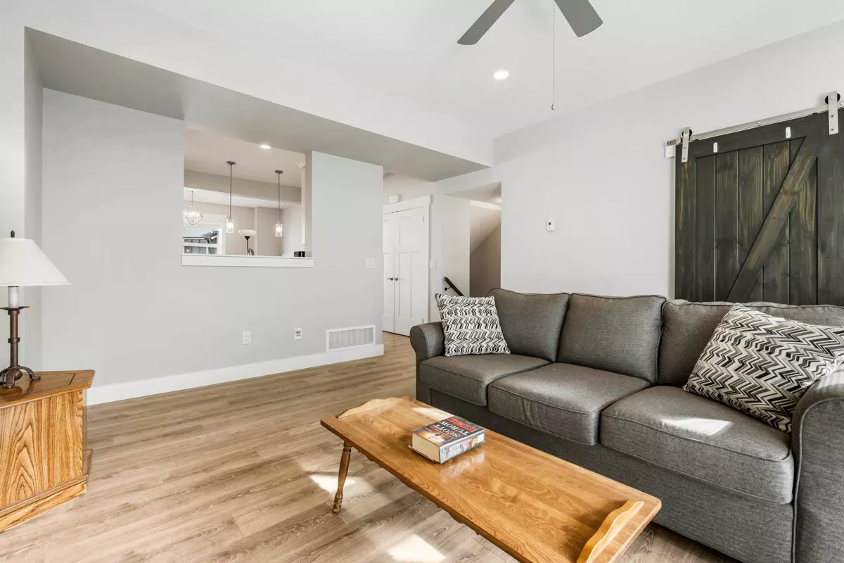 Primary Bedroom Photo of 22 386 Pine Avenue, Harrison Hot Springs, BC