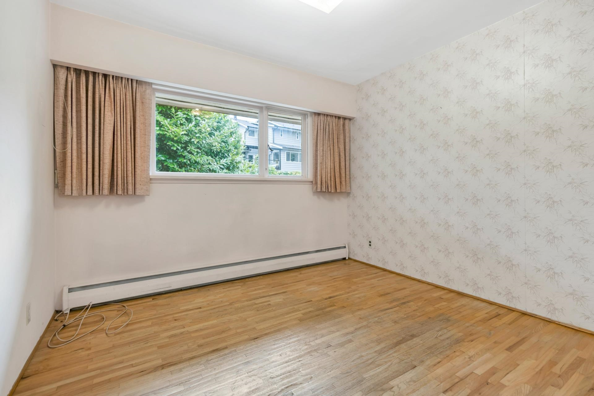 Entry Foyer Photo of 3088 Lazy A Street, Coquitlam, BC