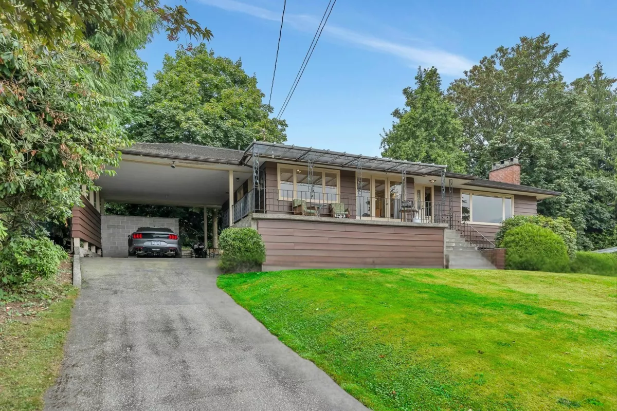 Family Room Photo of 3088 Lazy A Street, Coquitlam, BC