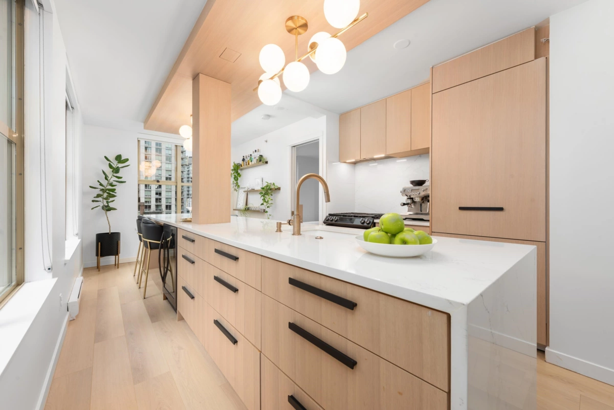 Kitchen Island Photo of 1203 969 Richards Street, Vancouver, BC