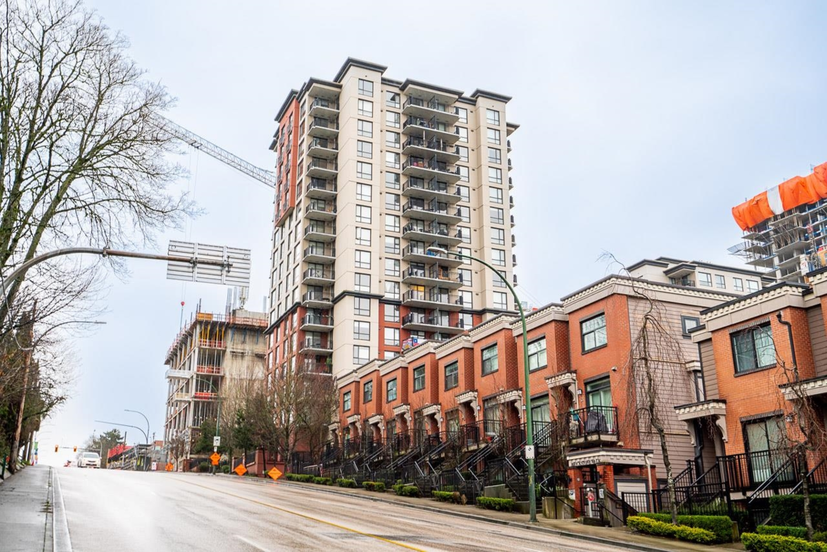 Living Room Photo of 507 814 Royal Avenue, New Westminster, BC