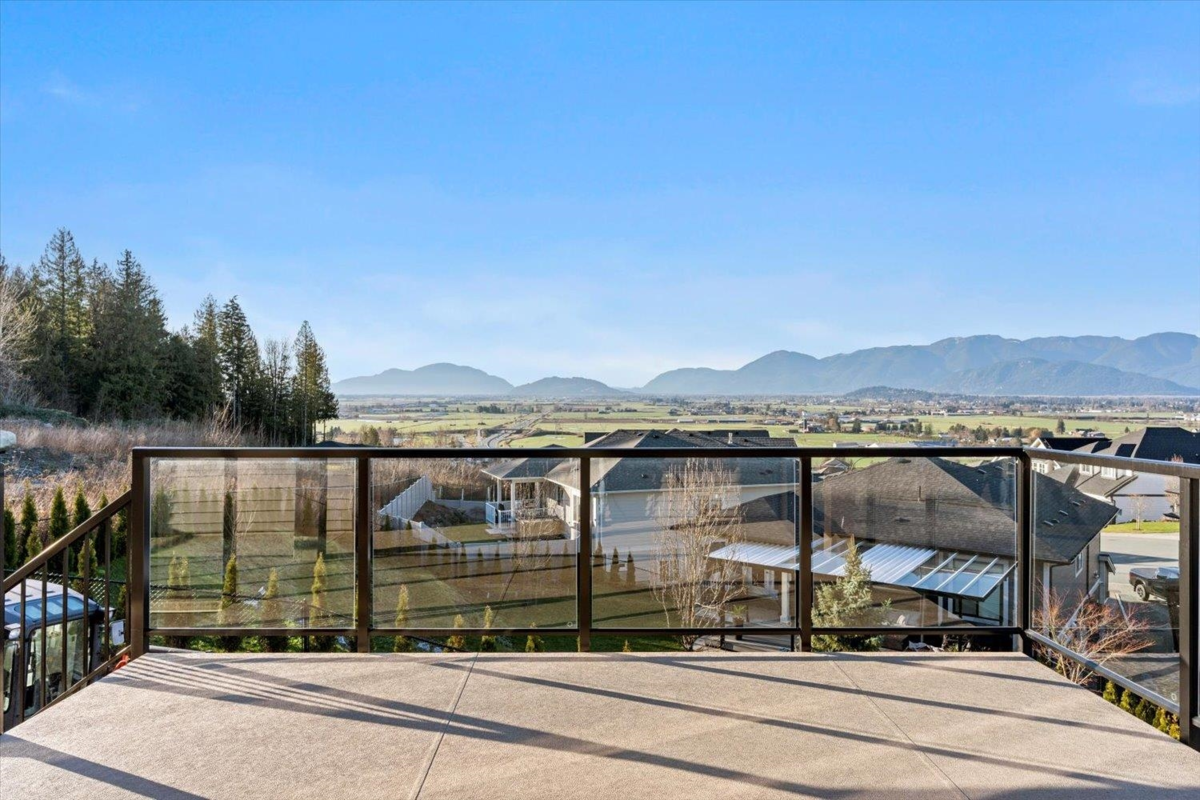 Hot Tub / Spa Photo of 8517 Nixon Road, Chilliwack, BC