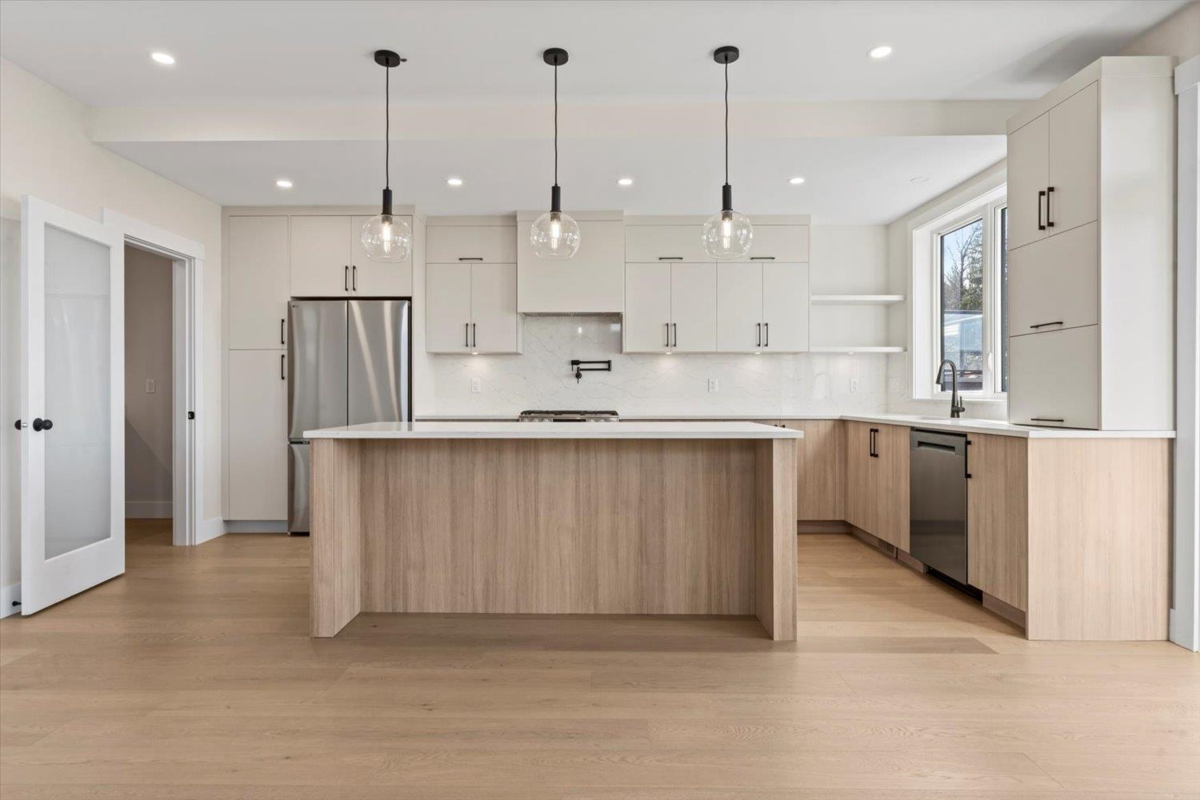 Kitchen Photo of 8517 Nixon Road, Chilliwack, BC