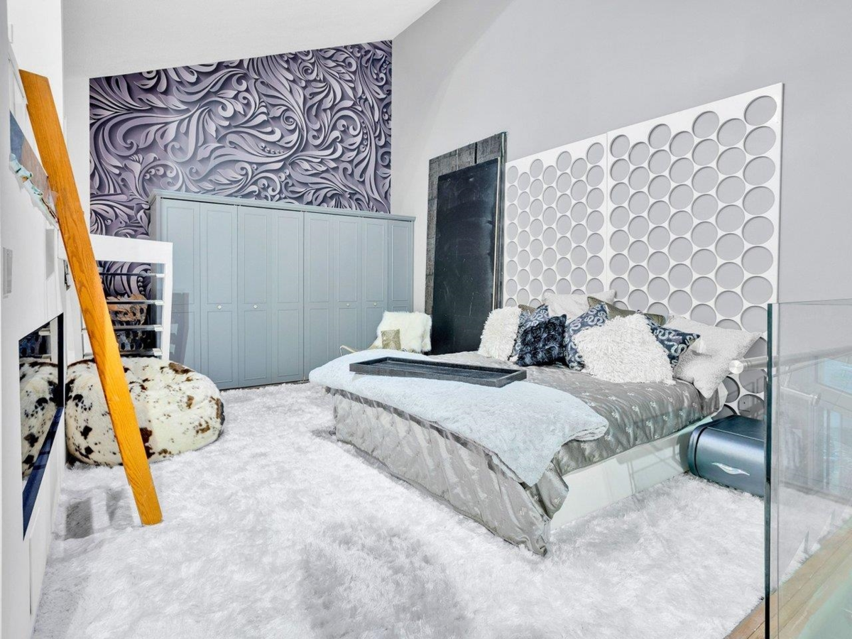 Bedroom 4 Photo of 1306 33 Chesterfield Place, North Vancouver, BC