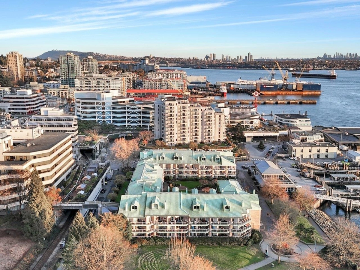 Community Amenities Photo (Clubhouse) of 1306 33 Chesterfield Place, North Vancouver, BC