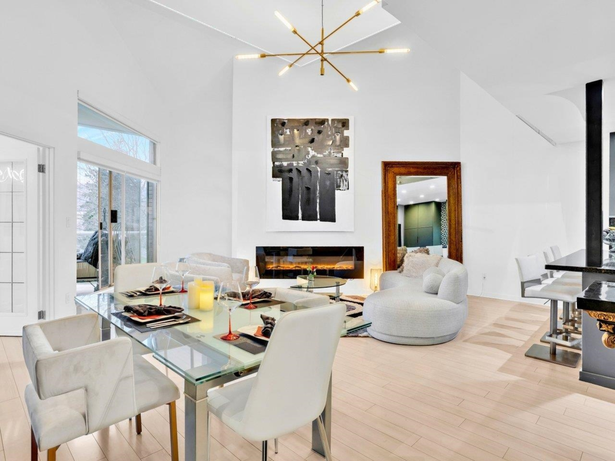 Mudroom Photo of 1306 33 Chesterfield Place, North Vancouver, BC