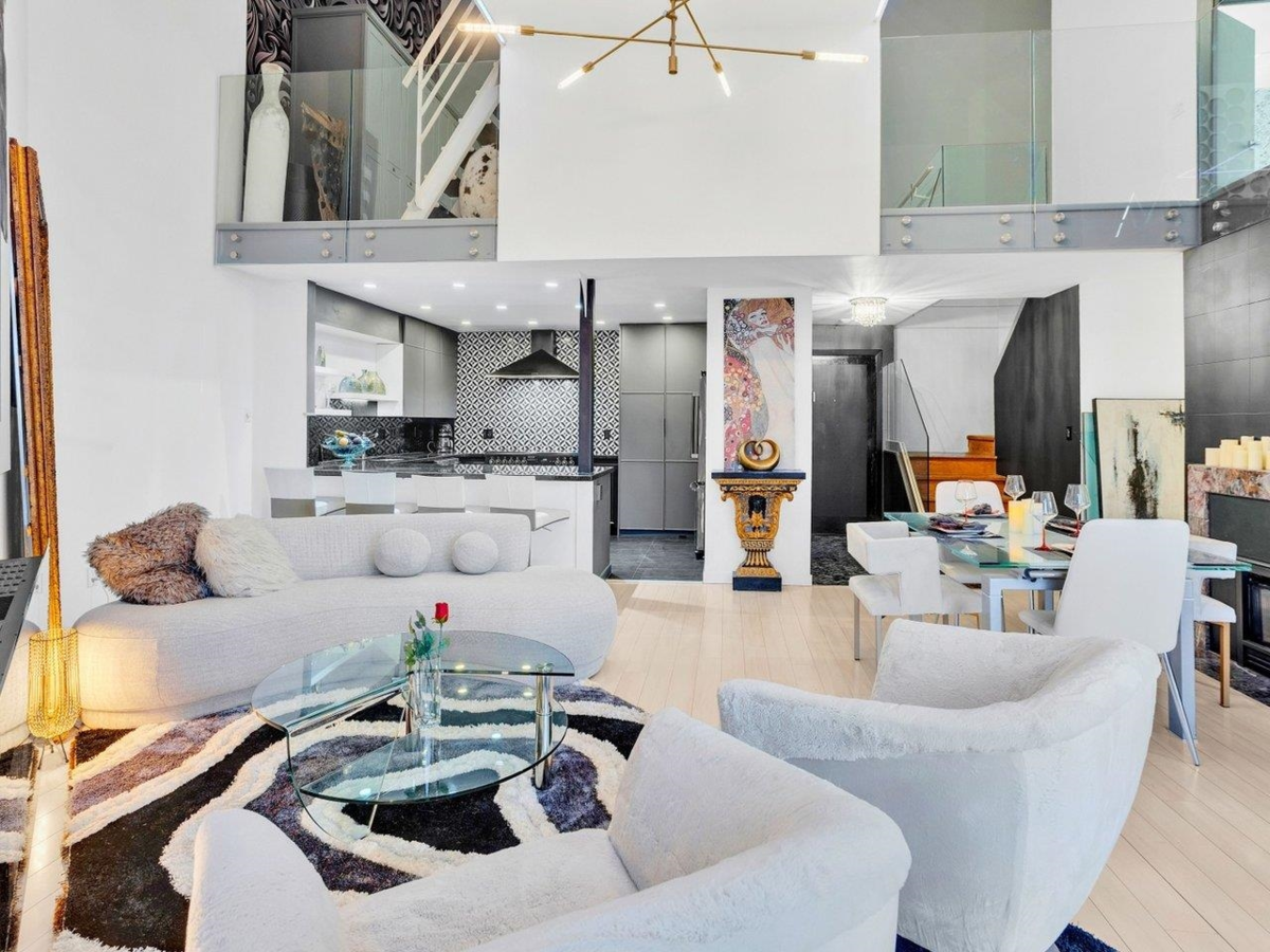 Primary Bedroom Photo of 1306 33 Chesterfield Place, North Vancouver, BC