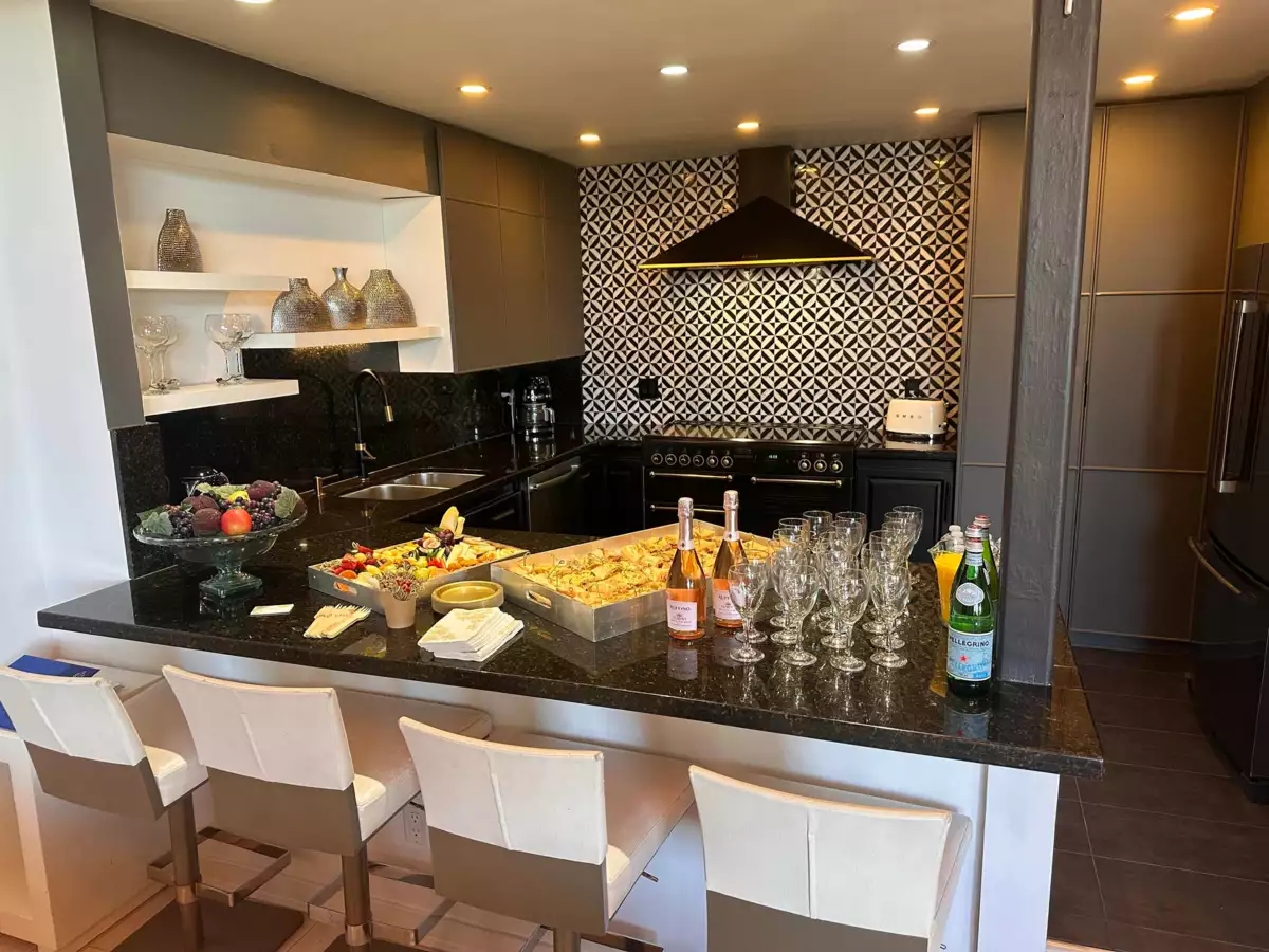 Walk-In Closet Photo of 1306 33 Chesterfield Place, North Vancouver, BC