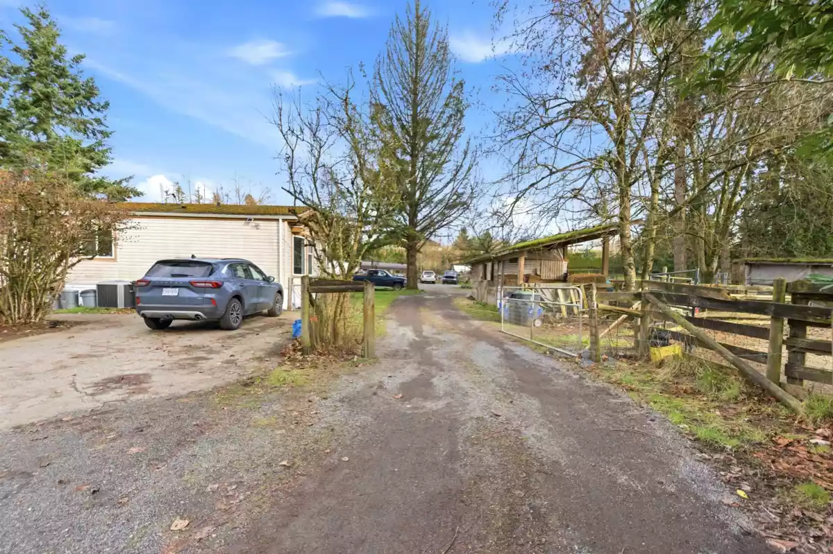 Garden / Landscaping Photo of 19751 16 Avenue, Langley, BC