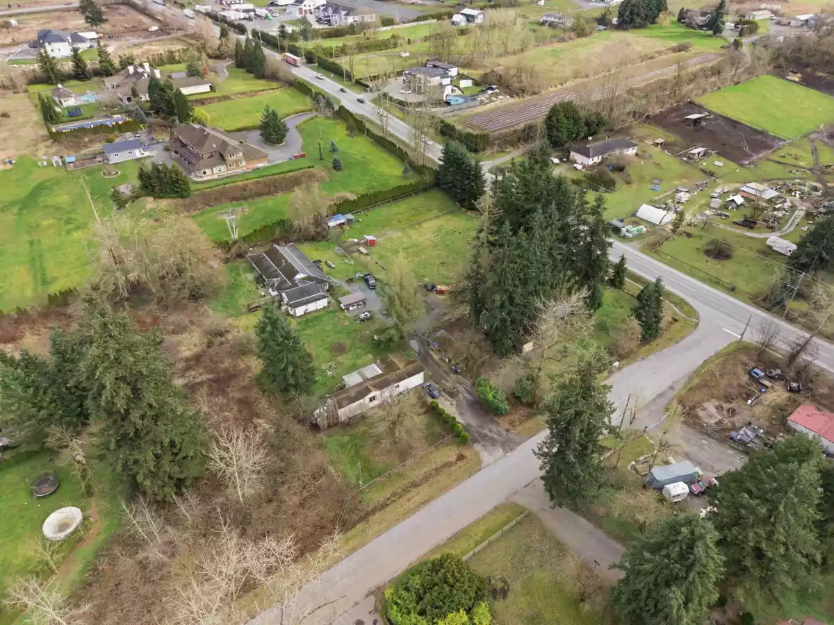 Kitchen Island Photo of 19751 16 Avenue, Langley, BC