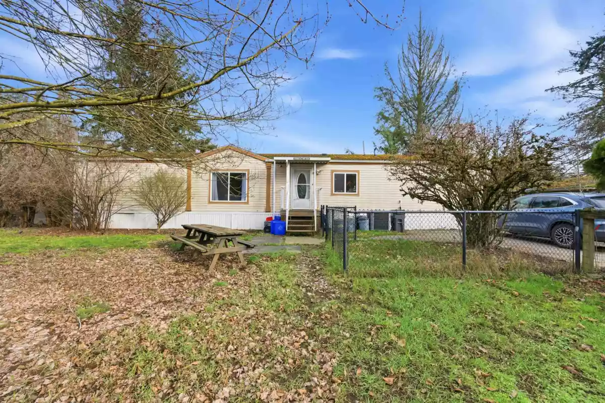 Laundry Room Photo of 19751 16 Avenue, Langley, BC