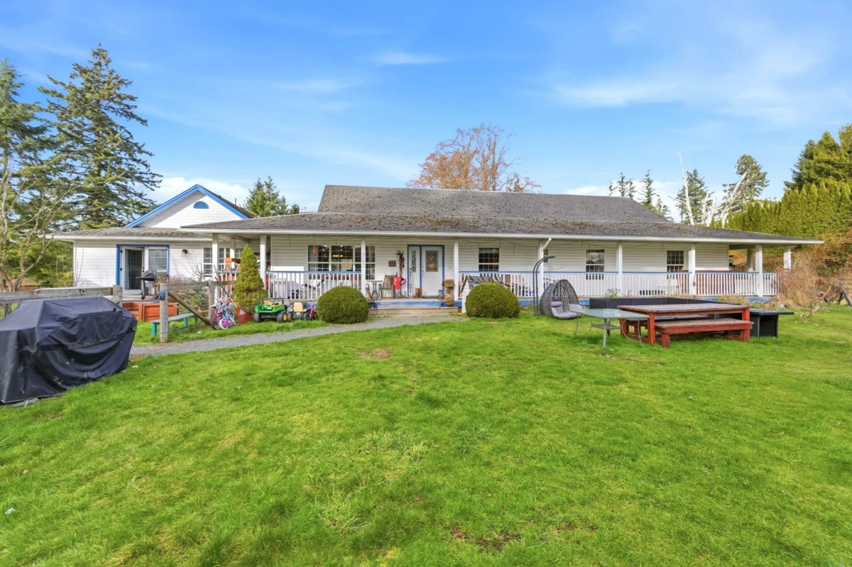 Powder Room Photo of 19751 16 Avenue, Langley, BC